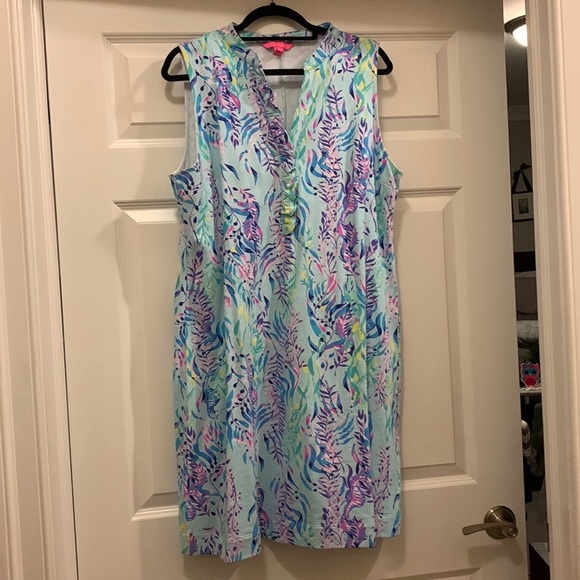 Lilly Pulitzer Dresses & Skirts - Lilly adorable dress for summer